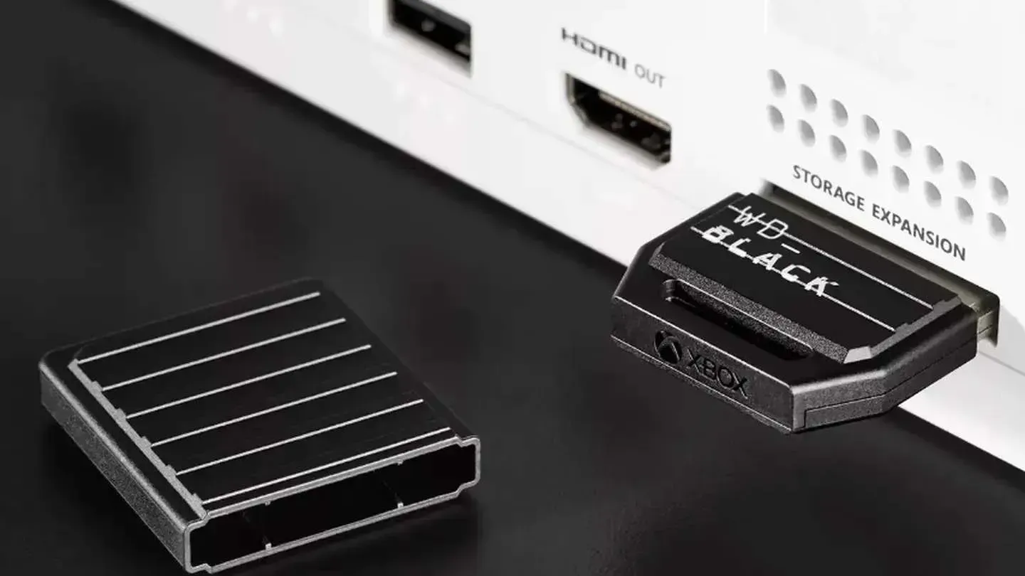 Новый Xbox Series S — 1 ТБ жесткий диск в черном корпусе